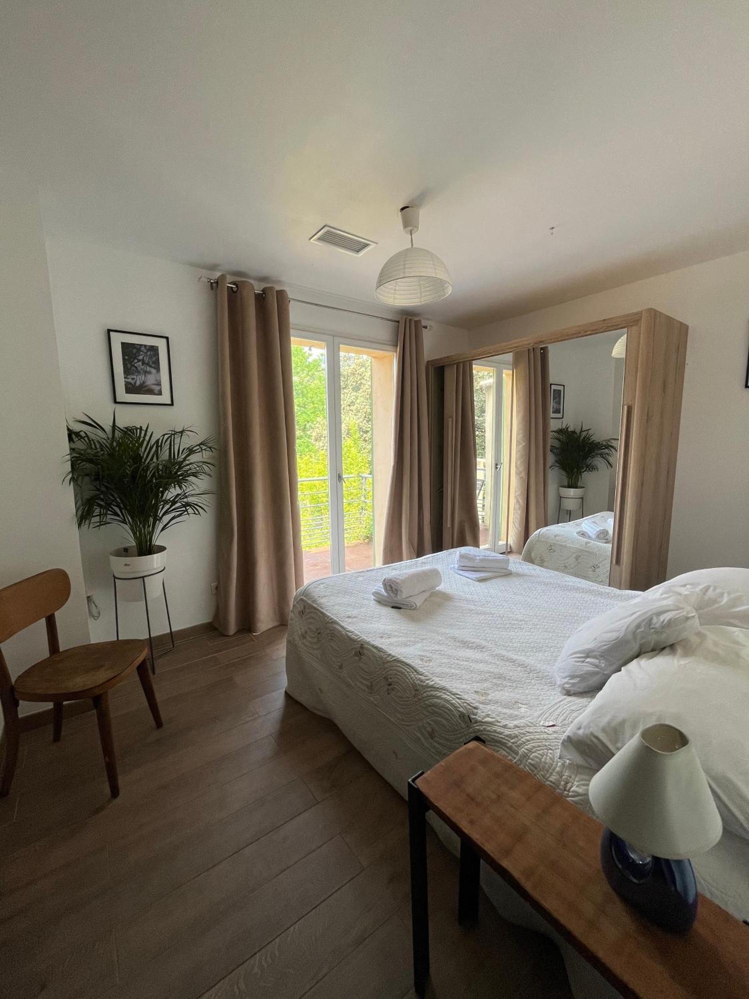 Villa Pierre Blanche Le Calme A 5Mn Du Centre Ville Nîmes Esterno foto